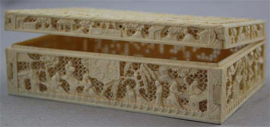 A Chinese ivory box, late 19th century, 13cm